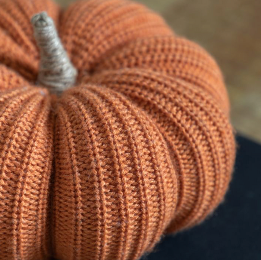 Cosy Knitted Pumpkin - Rust Orange (18cm x 18cm x 9cm)